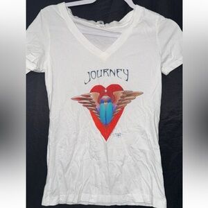Journey v neck White Graphic T-Shirt women’s medium